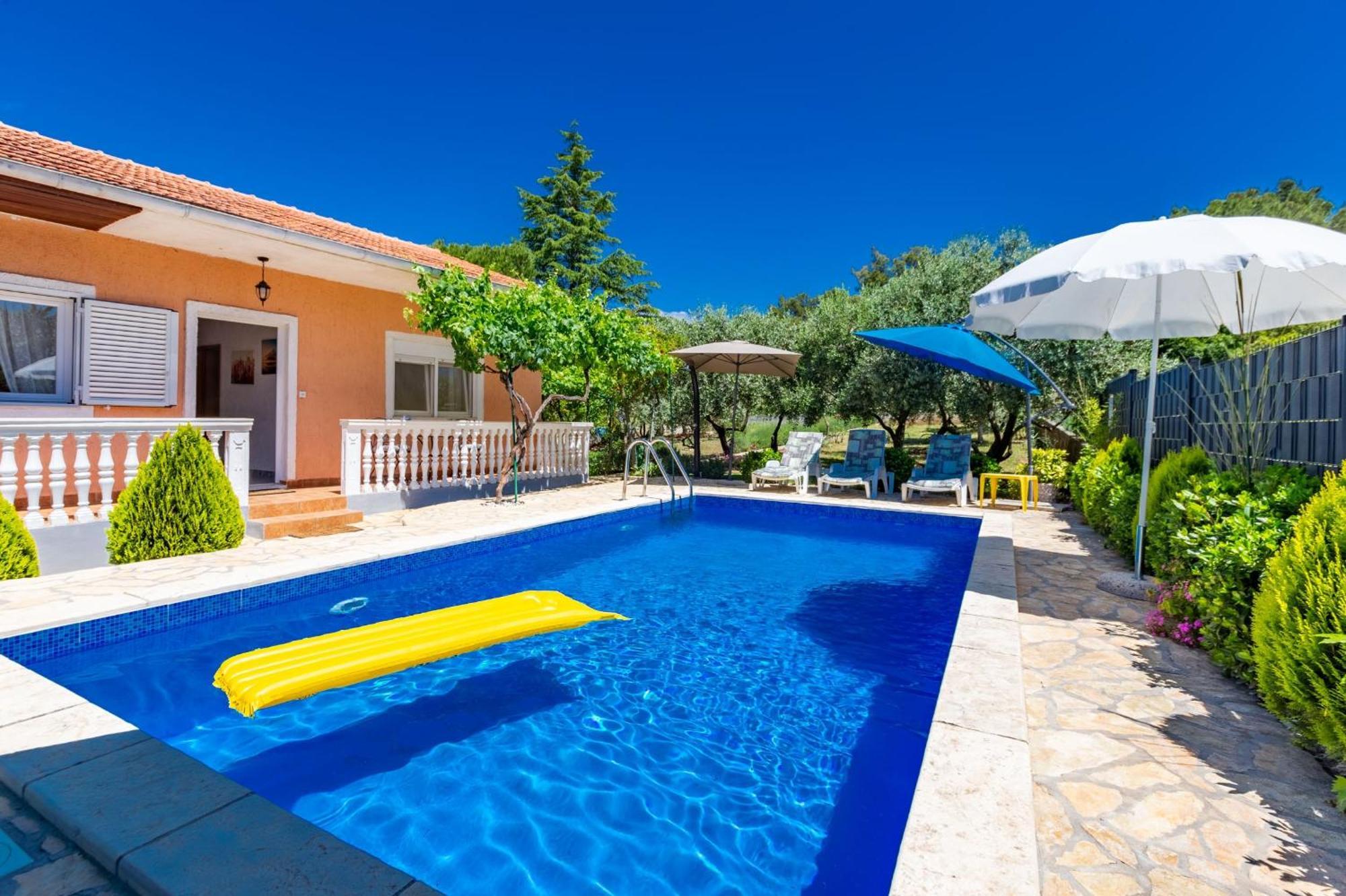 Holiday Home Flora Zadar Exterior photo