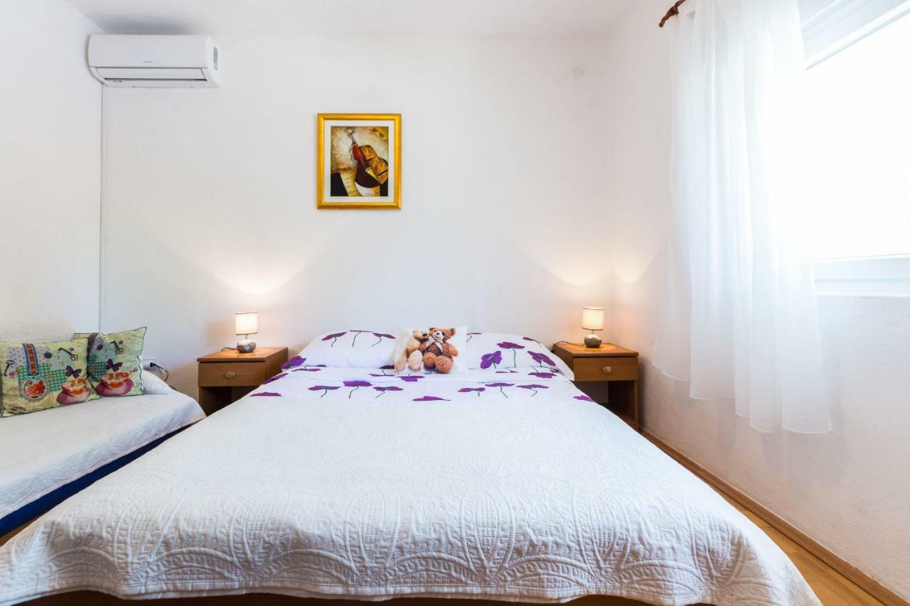 Holiday Home Flora Zadar Exterior photo